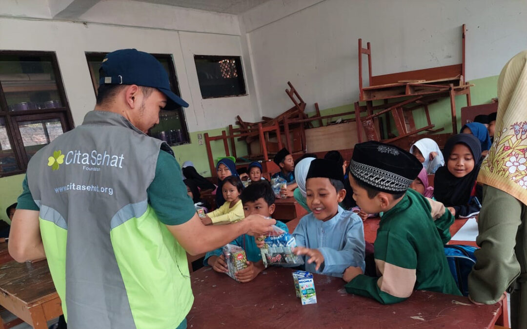 Cita Sehat Bagikan Paket Gizi Anak di Sulaimaniah, Cianjur