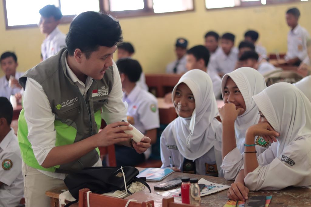 edukasi kesehatan reproduksi anak dan remaja di indonesia
