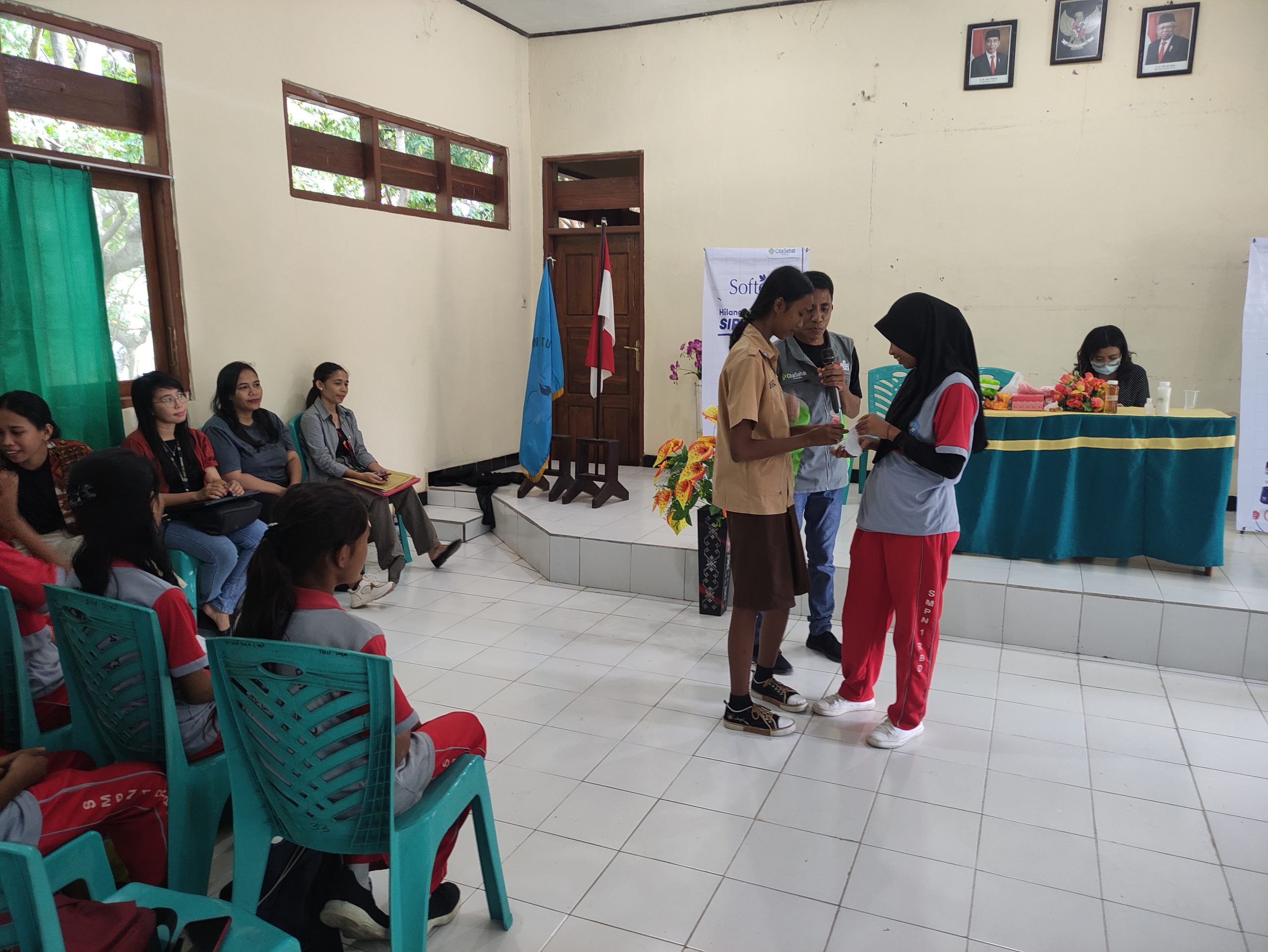 care for teens cita sehat dan kimberly di Rote NTT