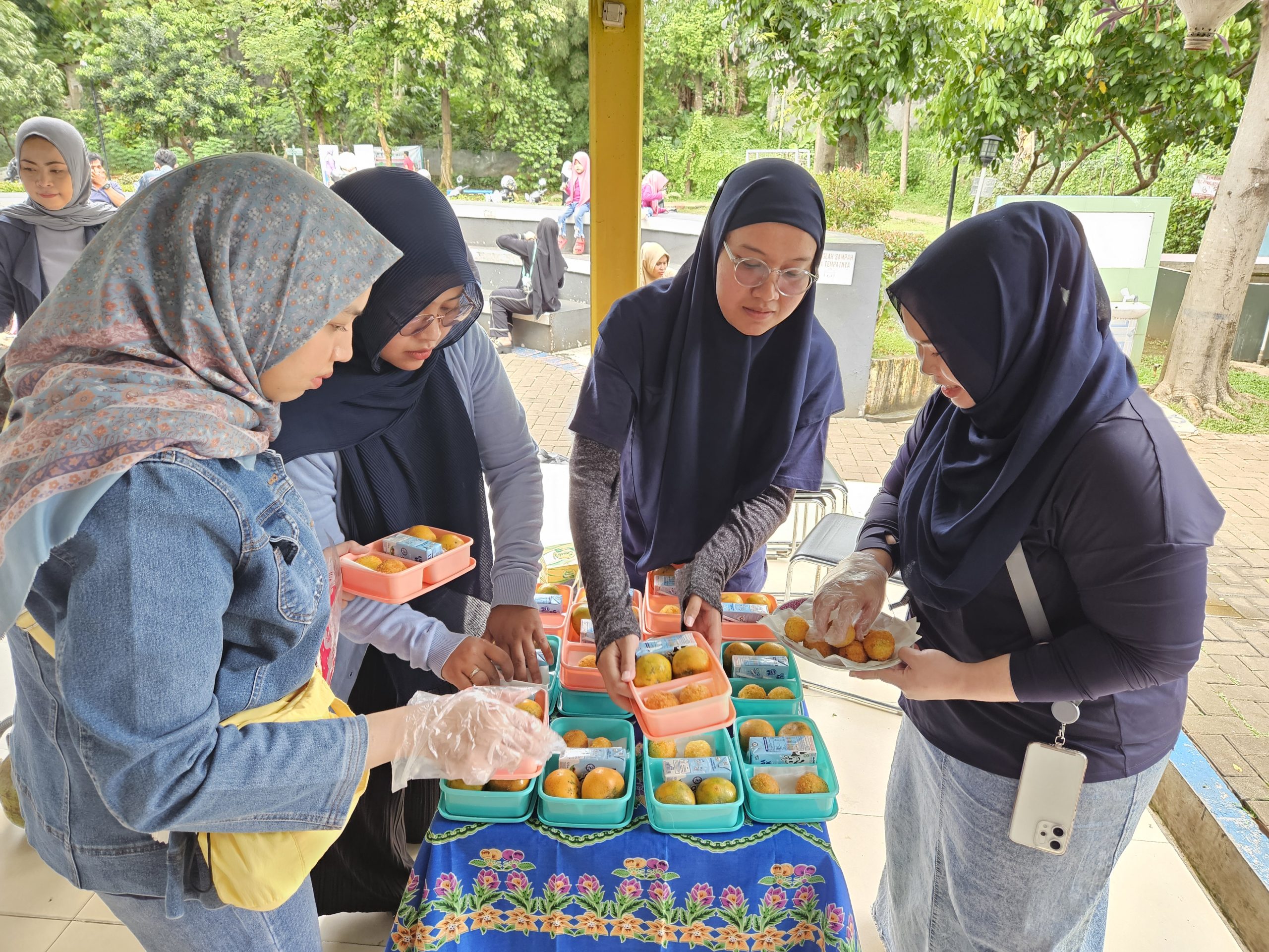 Proses Pengemasan PMT Balita Proses Pengemasan PMT Balita