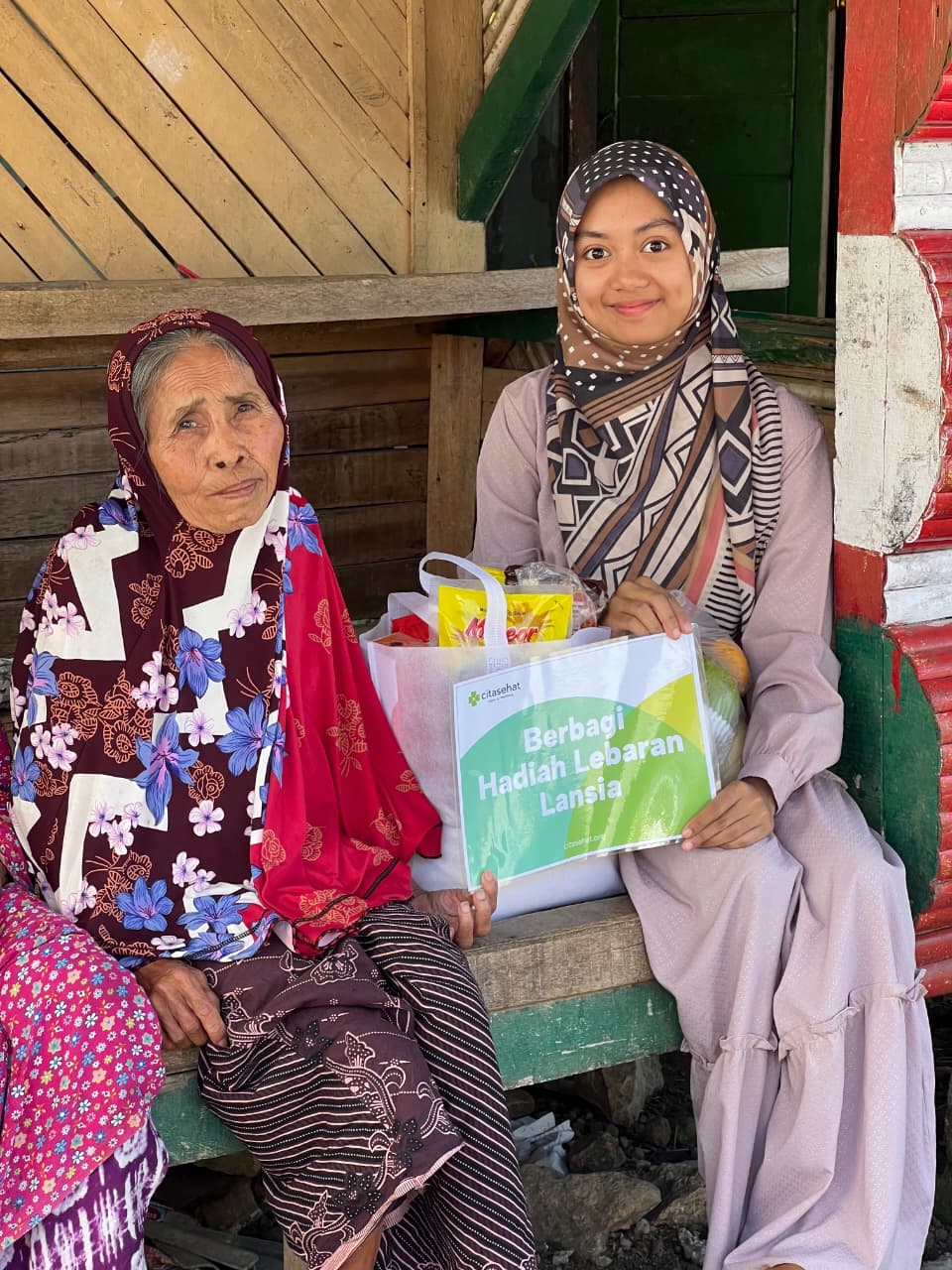Hadiah Lebaran Lansia Hadiah Lebaran Lansia