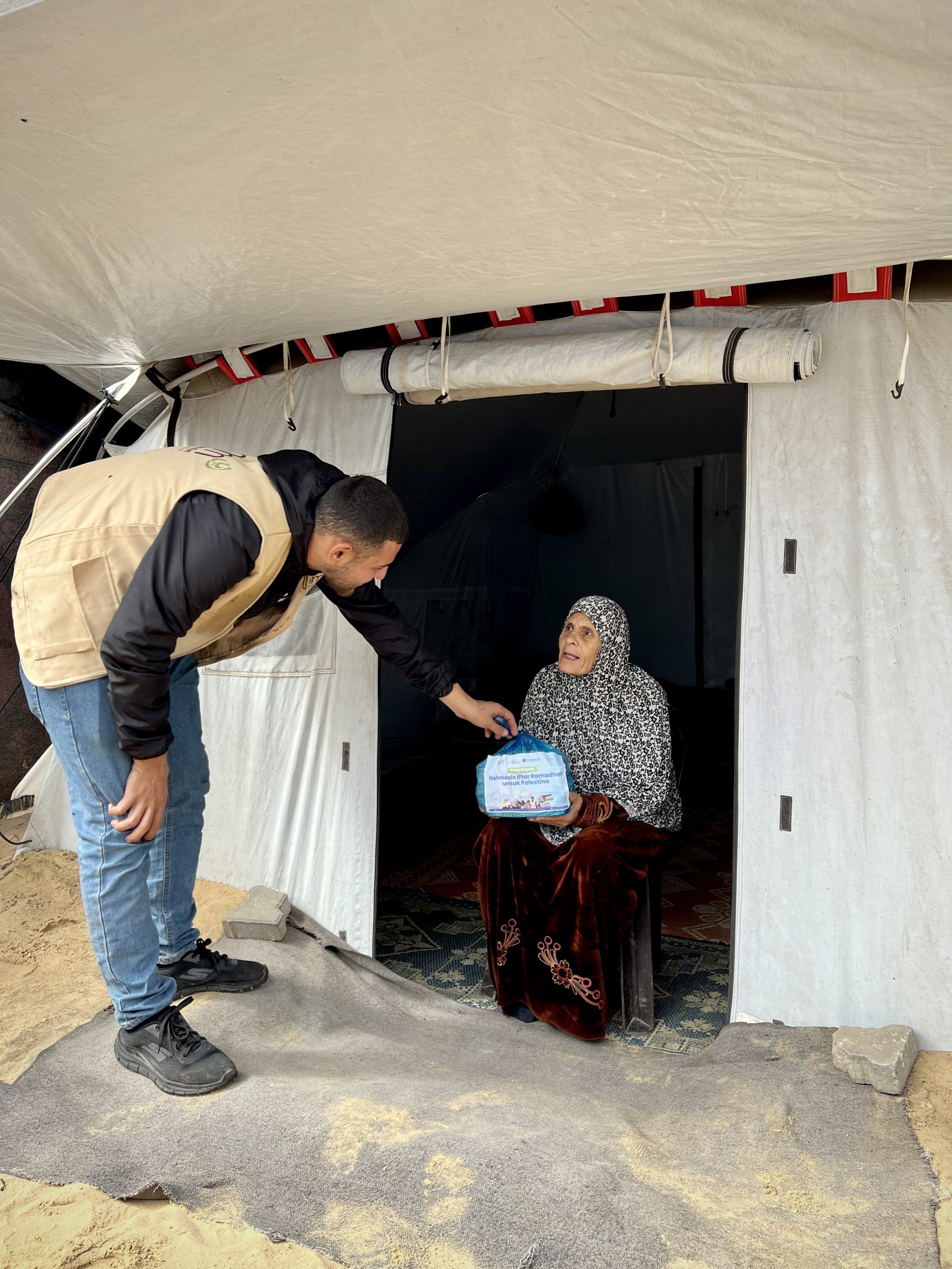 Hotmeals untuk palestina Hotmeals untuk palestina