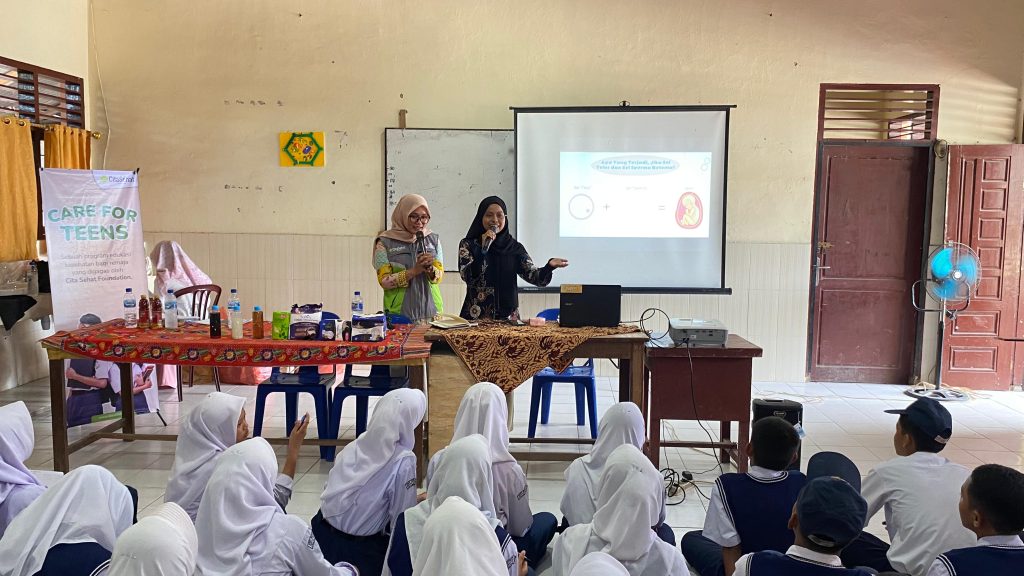 Edukasi kesehatan reproduksi remaja
